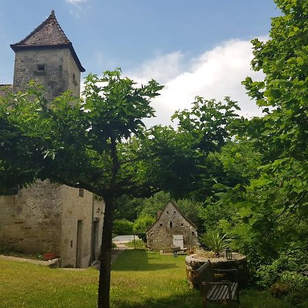 לינה וארוחת בוקר Murat Le Moulin De Jules Et Akasha מראה חיצוני תמונה