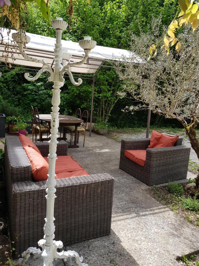 לינה וארוחת בוקר Murat Le Moulin De Jules Et Akasha מראה חיצוני תמונה