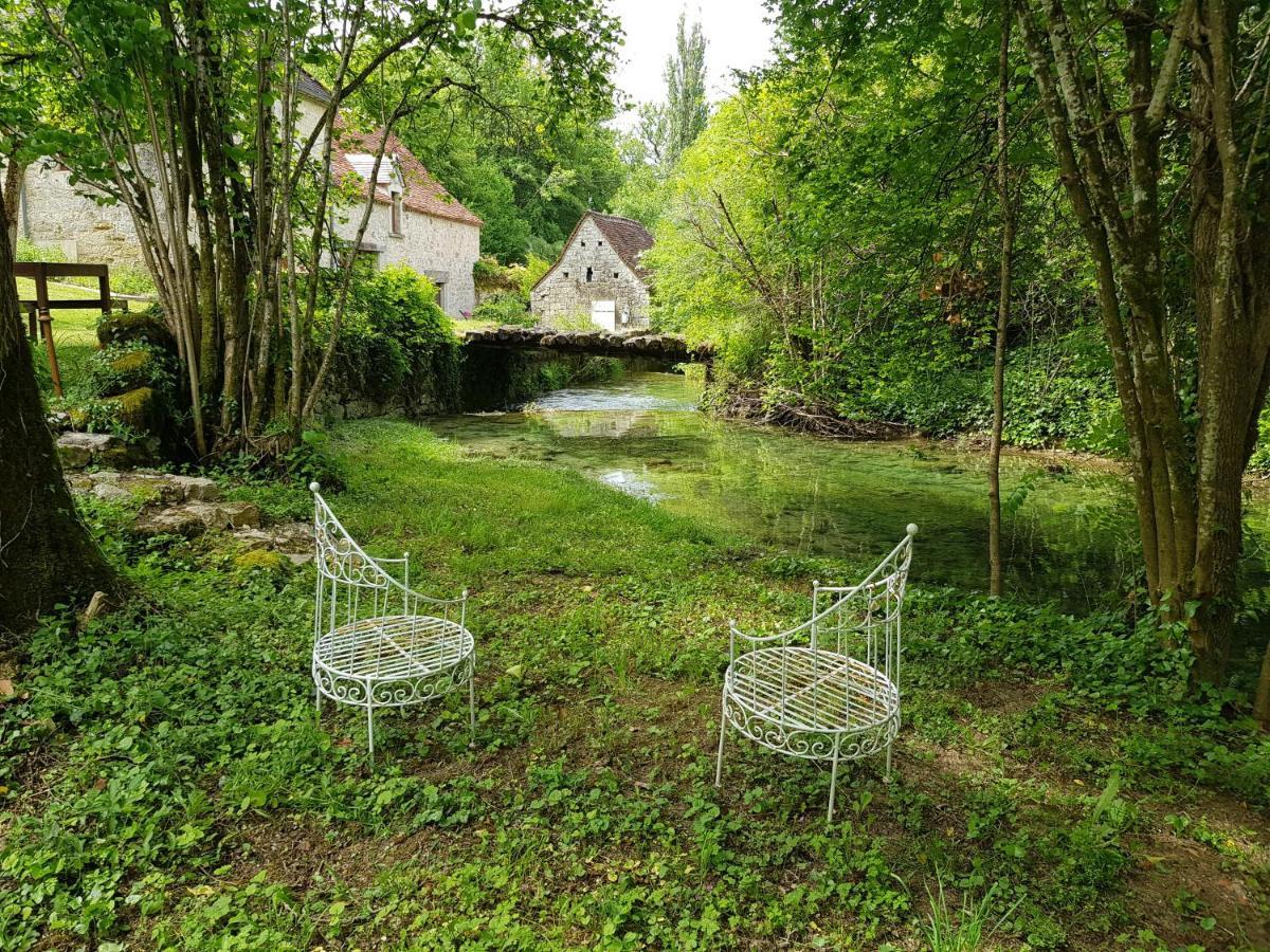 לינה וארוחת בוקר Murat Le Moulin De Jules Et Akasha מראה חיצוני תמונה