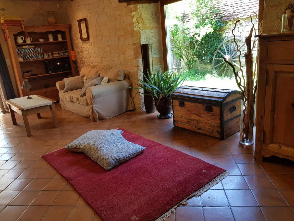 לינה וארוחת בוקר Murat Le Moulin De Jules Et Akasha מראה חיצוני תמונה
